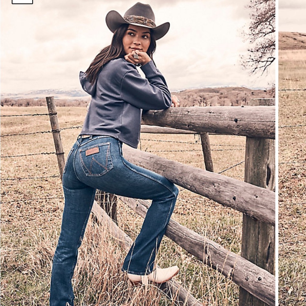 Wrangler Women's Classic Blue Boot Cut Jeans